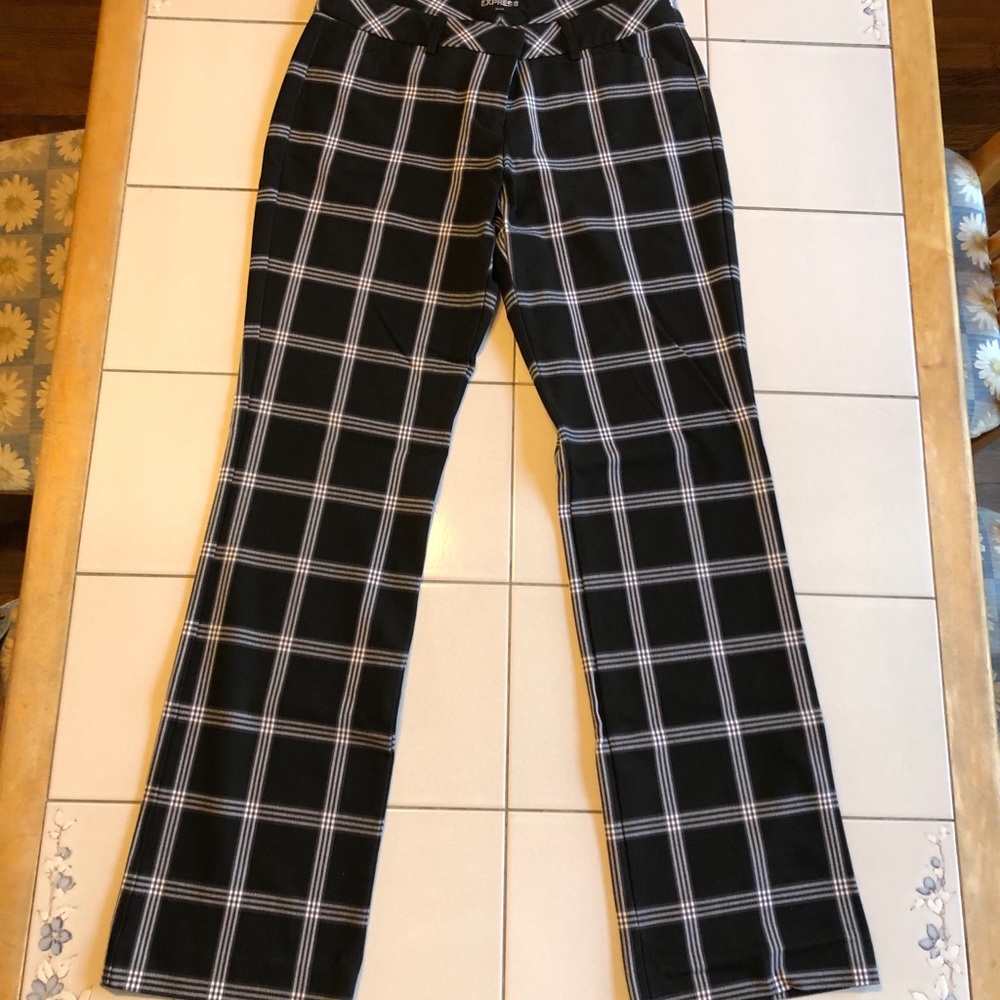 Express Pants - Picture 2 of 4